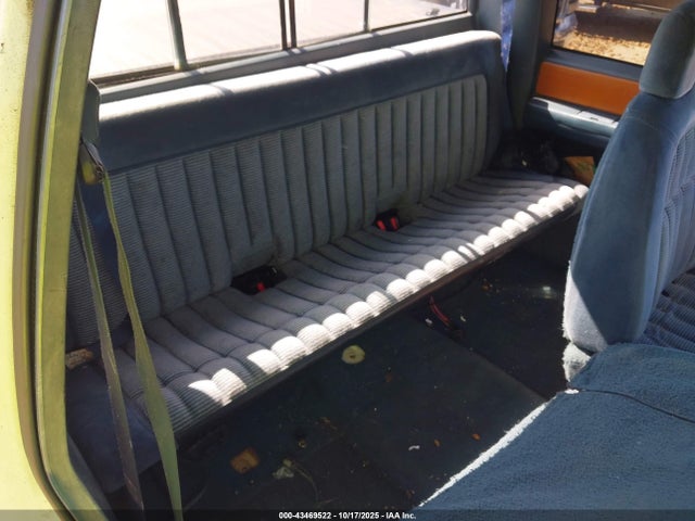 Продажа на аукционе авто 1992 Chevrolet Gmt-400 C3500, vin: 2GCHC39NXN1168234, номер лота: 43469522