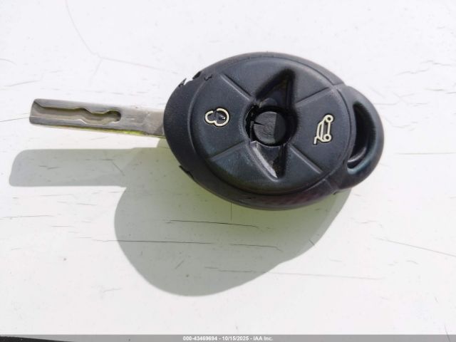 2005 MINI COOPER S WMWRH33445TF80455 Photo 10