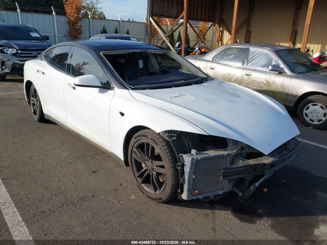 2015 TESLA MODEL S 5YJSA1S14FF099532 Photo 0