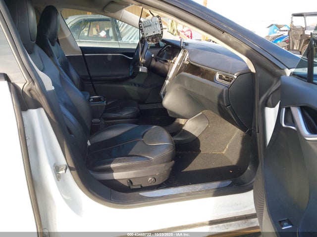 2015 TESLA MODEL S 5YJSA1S14FF099532 Photo 4