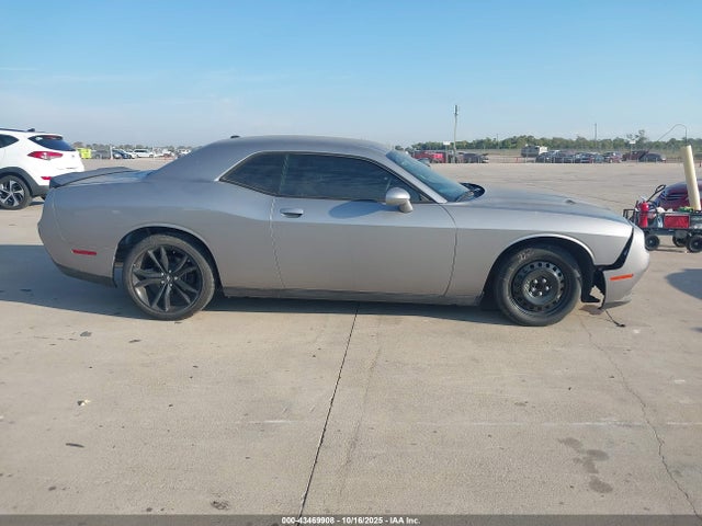 Dodge Challenger 2018 2C3CDZAG6JH204868 Image 13