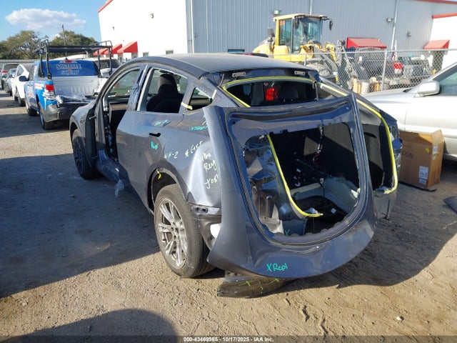 2023 TESLA MODEL Y 7SAYGDED2PF960954 Photo 2