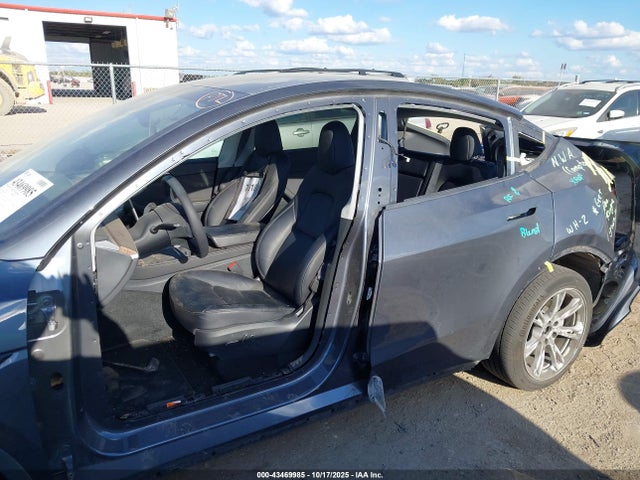 2023 TESLA MODEL Y 7SAYGDED2PF960954 Photo 5