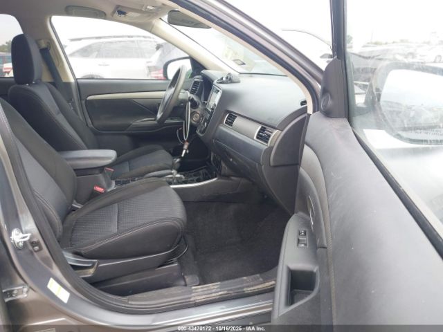 2018 MITSUBISHI OUTLANDER JA4AD2A3XJZ055348 Photo 4