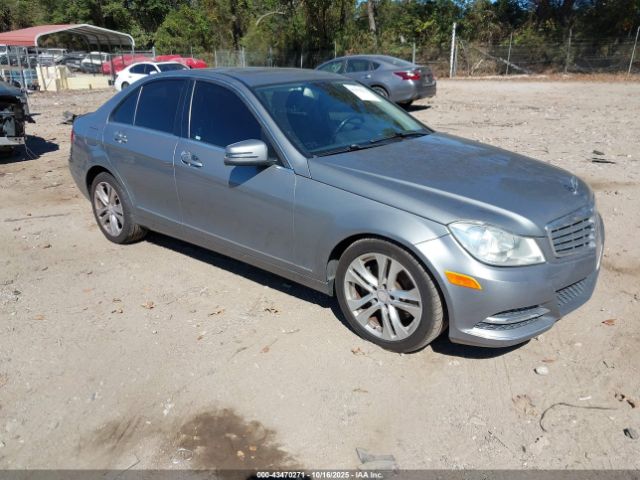 2014 MERCEDES-BENZ C 300 WDDGF8AB0ER318687