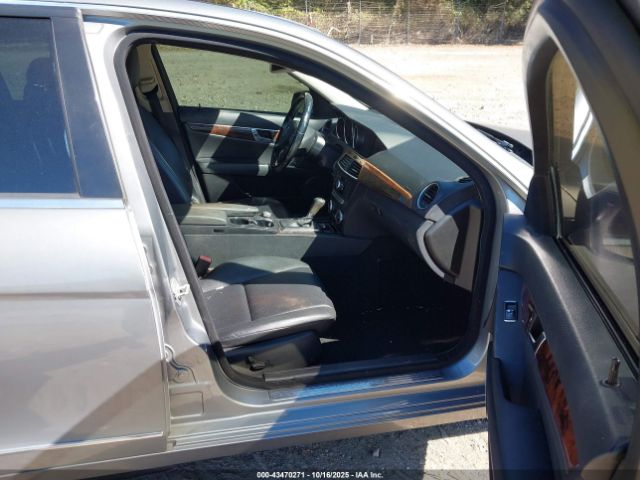 2014 MERCEDES-BENZ C 300 WDDGF8AB0ER318687 Photo 4