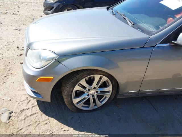 2014 MERCEDES-BENZ C 300 WDDGF8AB0ER318687 Photo 5