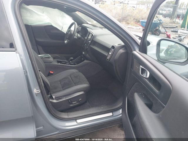 2023 VOLVO XC40 RECHARGE PURE ELECTRIC YV4ED3UM5P2987389 Photo 4
