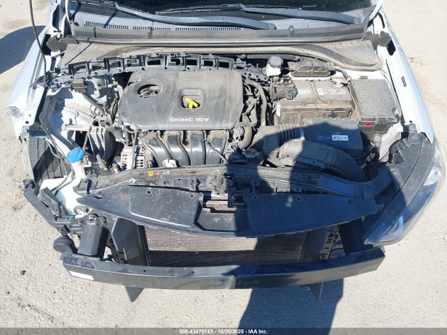 5NPD84LFXJH304894 Hyundai ELANTRA SEL