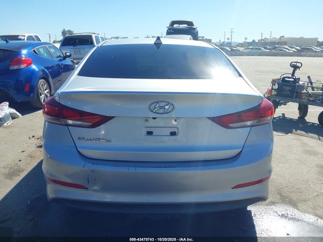 5NPD84LFXJH304894 Hyundai ELANTRA SEL