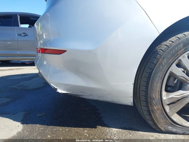 5NPD84LFXJH304894 Hyundai ELANTRA SEL