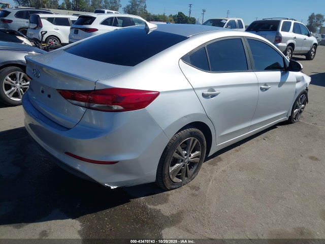 5NPD84LFXJH304894 Hyundai ELANTRA SEL
