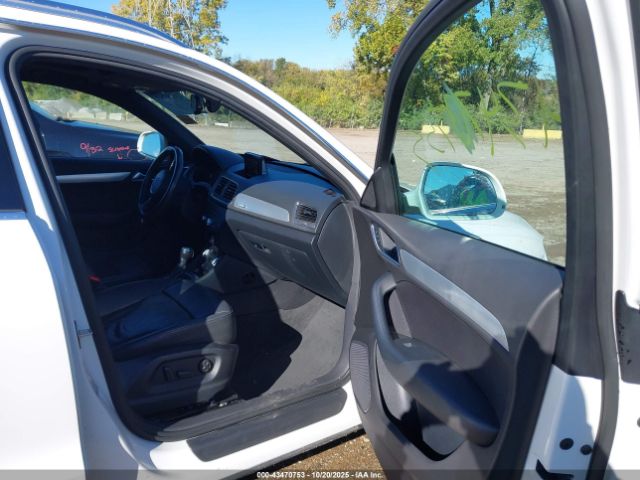 2015 AUDI Q3 WA1EFCFS6FR009671 Photo 4