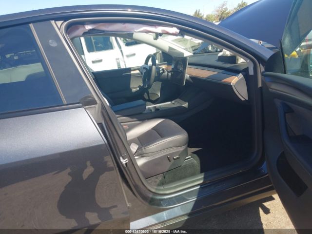 2025 TESLA MODEL Y 7SAYGDED9SF215904 Photo 4