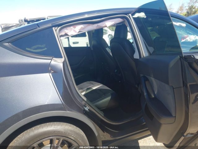 2025 TESLA MODEL Y 7SAYGDED9SF215904 Photo 7