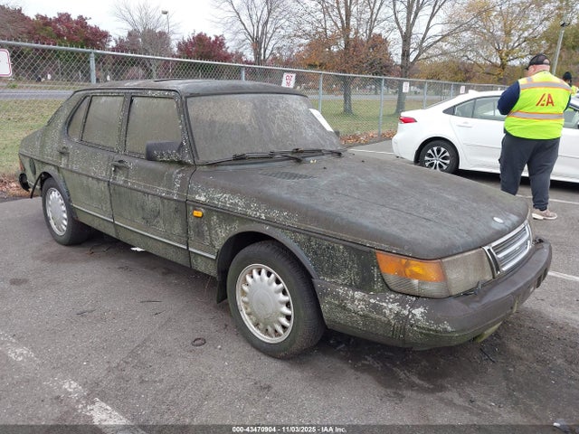 1992 SAAB 900 YS3AK45E8N2018020 Photo 0