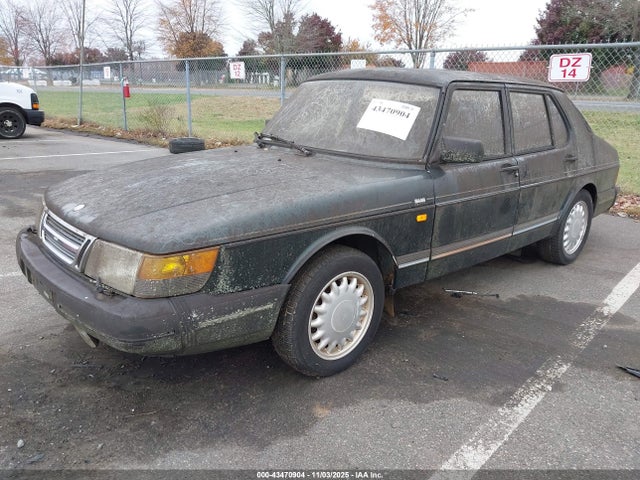 1992 SAAB 900 YS3AK45E8N2018020 Photo 1