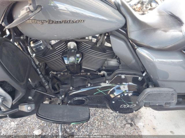 2022 HARLEY-DAVIDSON FLHTK 1HD1KEF14NB668602 Photo 8