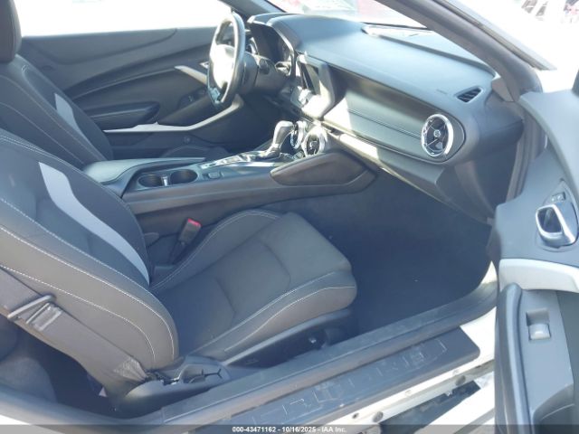 2020 CHEVROLET CAMARO 1G1FB1RX8L0106378 Photo 4