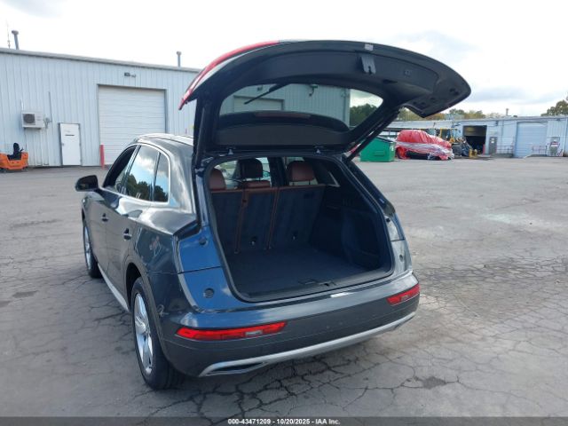 2019 AUDI Q5 WA1BNAFYXK2037989 Photo 2