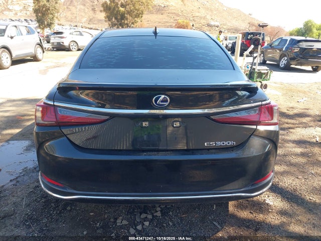 Lexus ES 300H 2021 58ADA1C19MU001465 Image 16