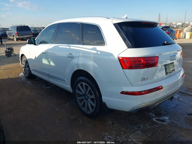 2017 AUDI Q7 WA1VAAF71HD041300 Photo 2