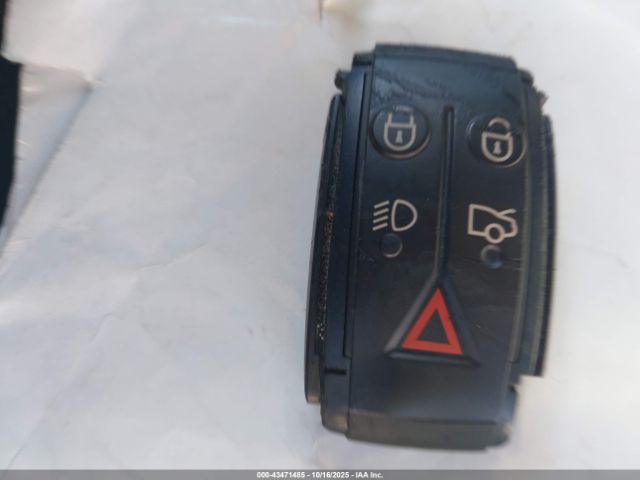 2011 JAGUAR XF SAJWA0FB6BLS13179 Photo 10