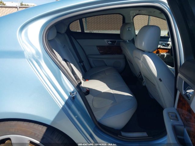 2011 JAGUAR XF SAJWA0FB6BLS13179 Photo 7