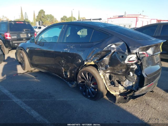2024 TESLA MODEL Y 7SAYGDEF9RF054062 Photo 2