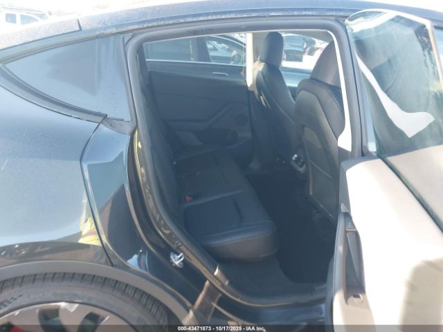 2024 TESLA MODEL Y 7SAYGDEF9RF054062 Photo 7