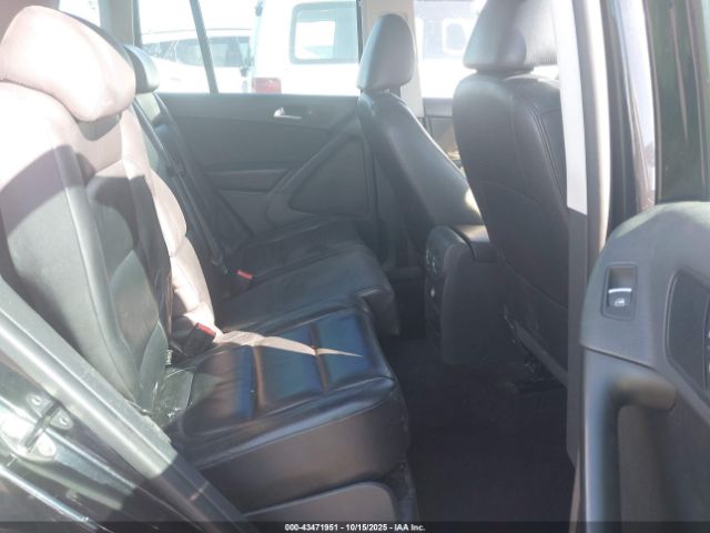 2011 VOLKSWAGEN TIGUAN WVGAV7AX5BW510883 Photo 7