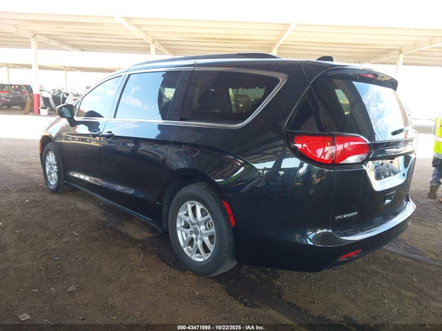 2020 CHRYSLER VOYAGER 2C4RC1DG1LR261255 Photo 2
