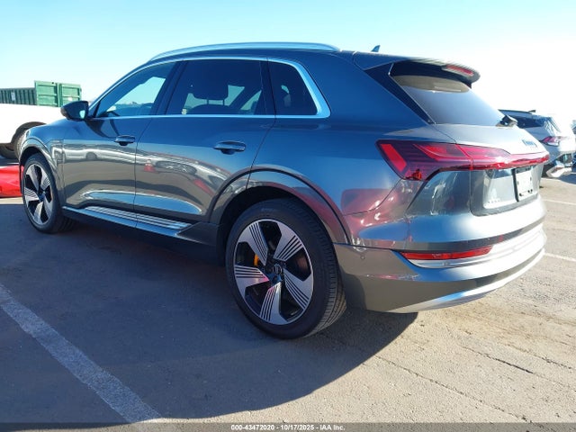 2019 AUDI E-TRON WA1VAAGE1KB008281 Photo 2