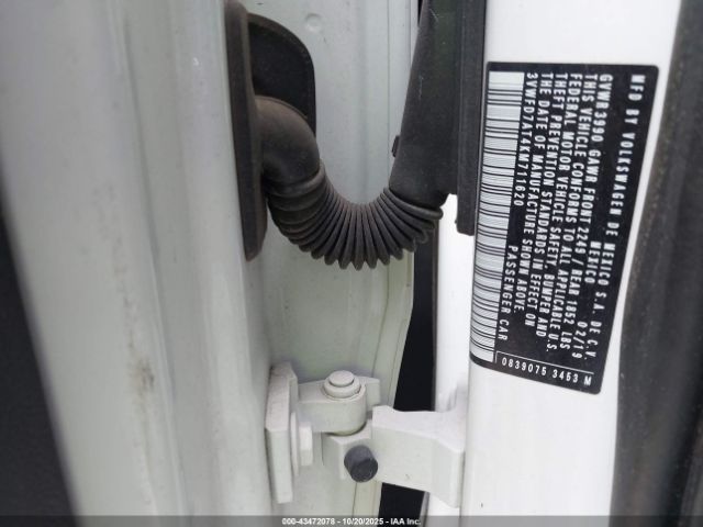 2019 VOLKSWAGEN BEETLE 3VWFD7AT4KM711620 Photo 8