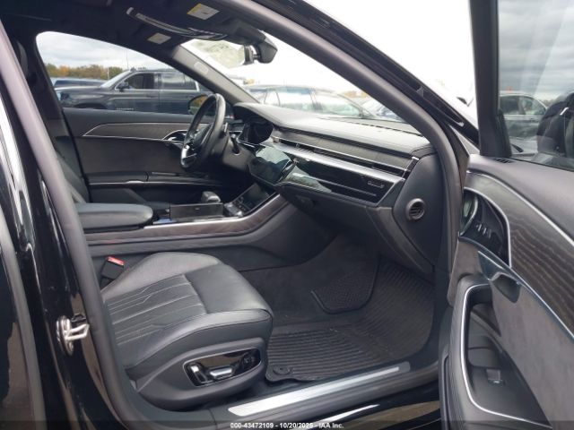 2019 AUDI A8 L WAU8DAF88KN005587 Photo 4