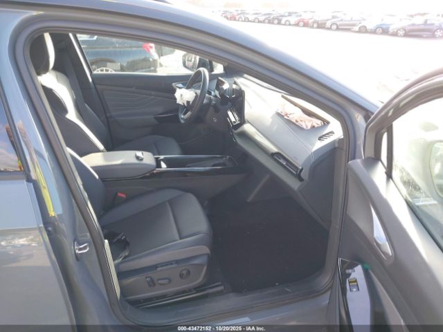 2023 VOLKSWAGEN ID.4 1V2WNPE8XPC052696 Photo 4