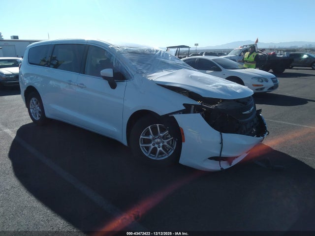 2022 CHRYSLER VOYAGER 2C4RC1CG3NR160139 Photo 0