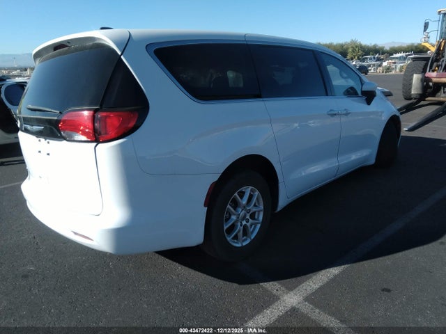 2022 CHRYSLER VOYAGER 2C4RC1CG3NR160139 Photo 3