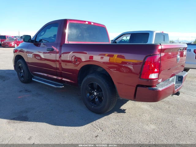 3C6JR6AG3JG244111 RAM 1500 Express 4x2 6&#039;4 Box