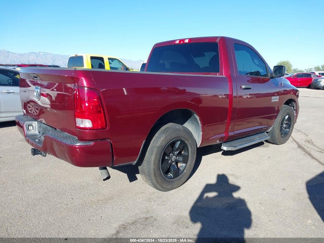 3C6JR6AG3JG244111 RAM 1500 Express 4x2 6&#039;4 Box