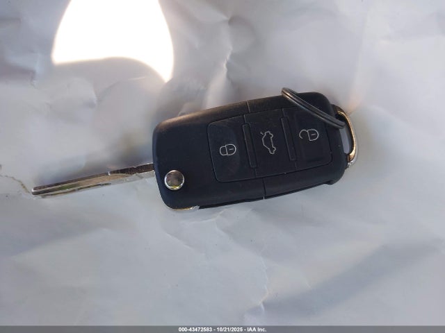 2010 VOLKSWAGEN JETTA 3VWJX7AJ5AM001768 Photo 10