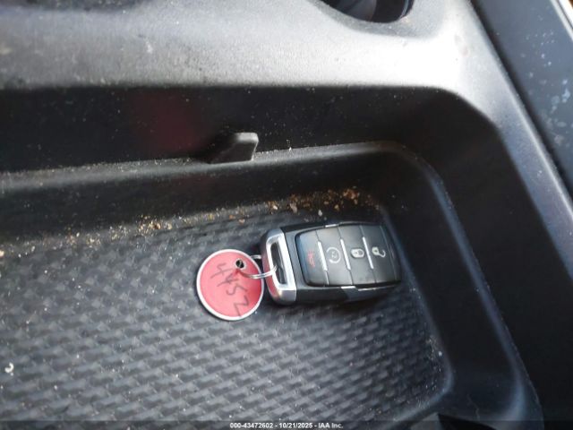 2021 RAM 1500 1C6RRFFG0MN682754 Photo 10