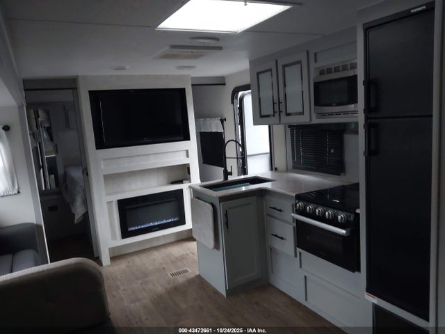 4X4TVBD27NT153156 Forest River Vibe