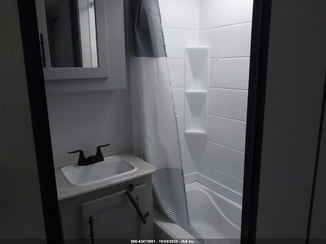 4X4TVBD27NT153156 Forest River Vibe