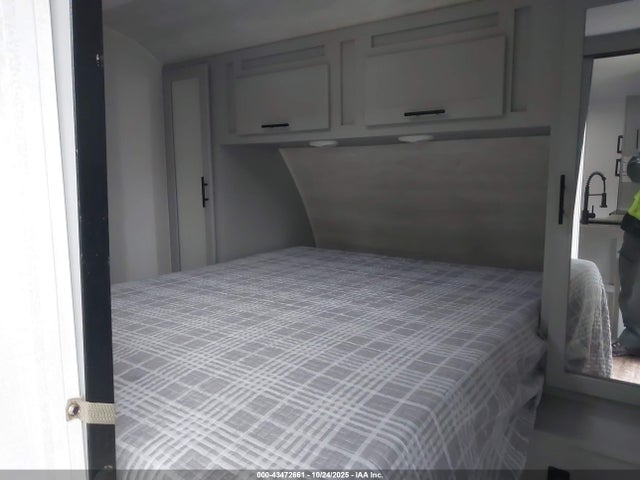 4X4TVBD27NT153156 Forest River Vibe