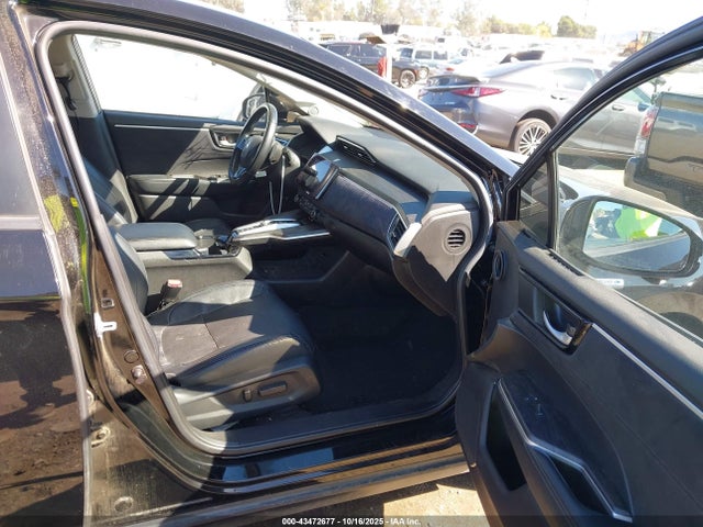 43472677 :رقم المزاد ، JHMZC5F34JC002586 vin ، 2018 Honda Clarity Plug-in Hybrid Touring مزاد بيع