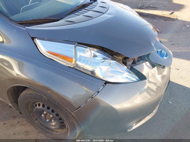1N4BZ0CP0HC300435 Nissan LEAF S