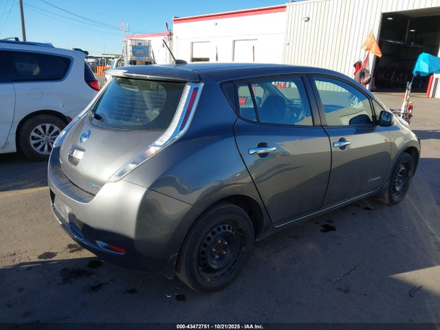 1N4BZ0CP0HC300435 Nissan LEAF S