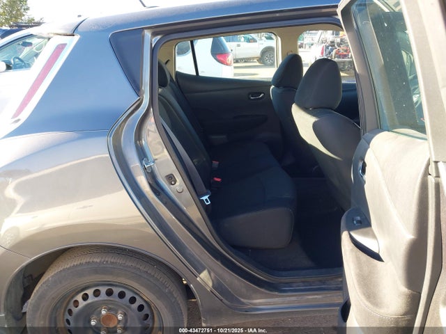 1N4BZ0CP0HC300435 Nissan LEAF S