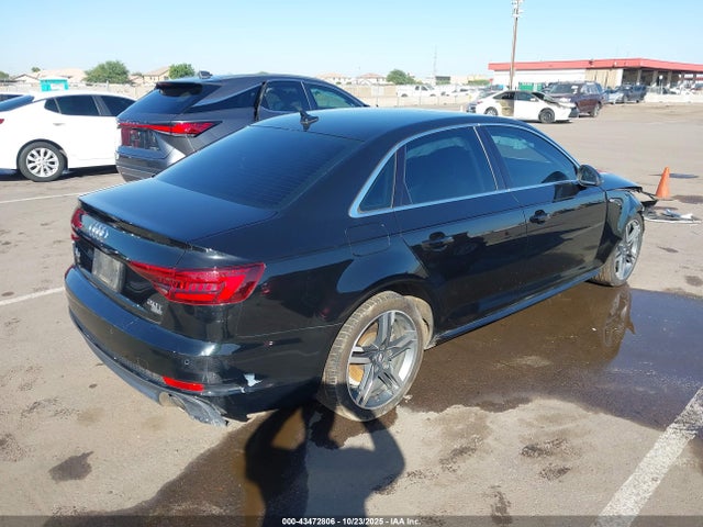 2018 AUDI A4 WAULMAF43JA132678 Photo 3